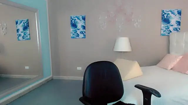 _Maddison_Ivanova_ webcam