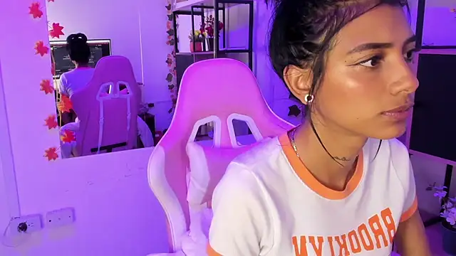 KarlaSlutSkinny__ webcam