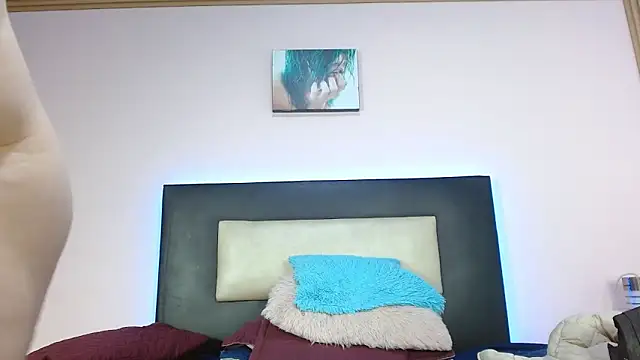 kaylaminov_ - KaylaMinov_'s free webcam - UK Sex Cams