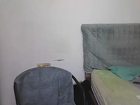 AlphaLatinoBear webcam