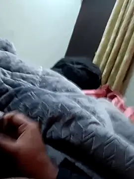 Naughtyforpussy webcam