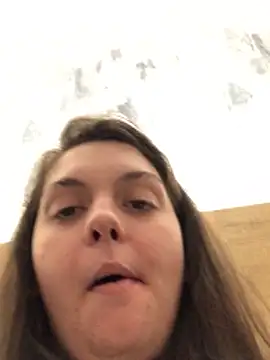 louise-mai2001 - Louise-Mai2001's free webcam