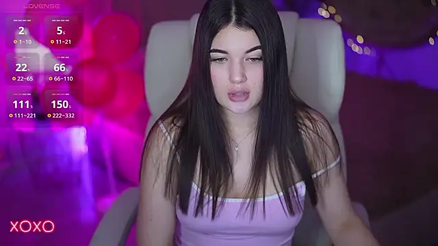 YourLolaBunny webcam