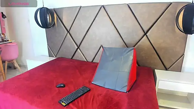 PenelopeGuzman__ webcam