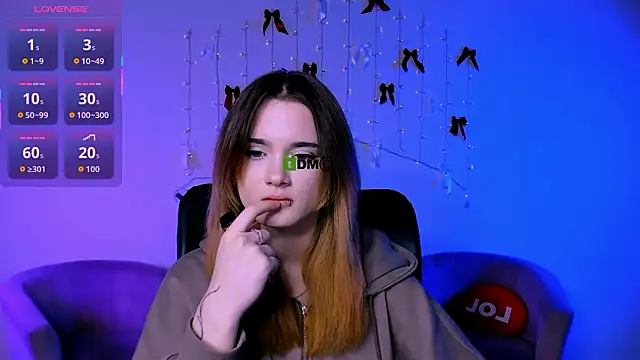 liana_kisses - Liana_kisses's free webcam - UK Sex Cams