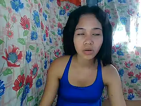 PinaySkinnyGirl webcam