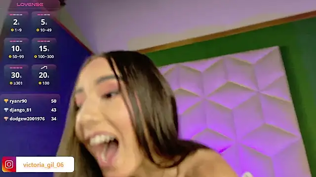 queen__violet webcam