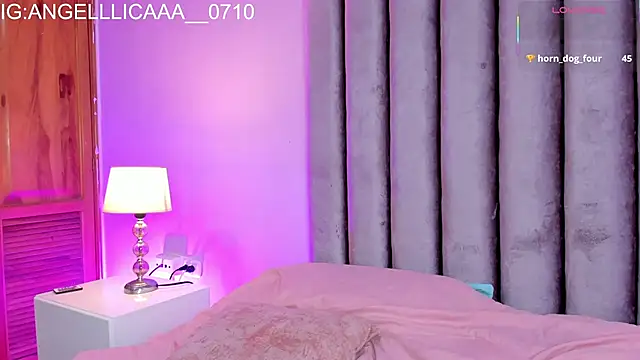 little_angelica18 - Little_Angelica18's free webcam