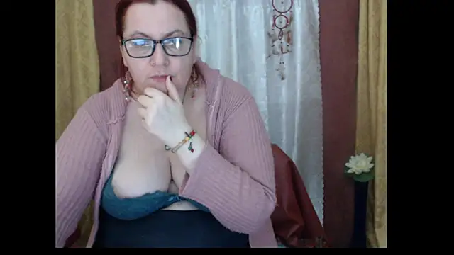 PlayfullMature webcam