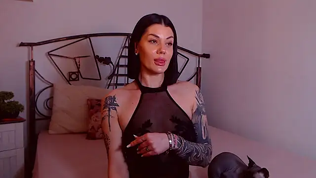 YvonneEverlee webcam