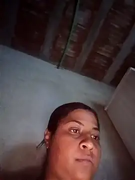 Giselabrunette25 webcam