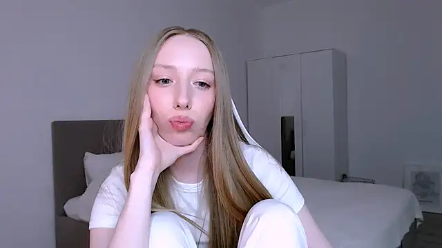 Luna_insniity webcam