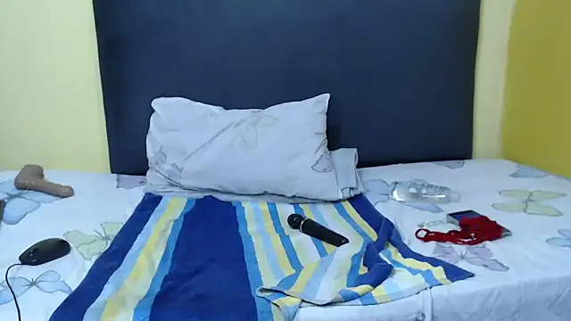 chubbybitch26 - ChubbyBitch26's free webcam - UK Sex Cams