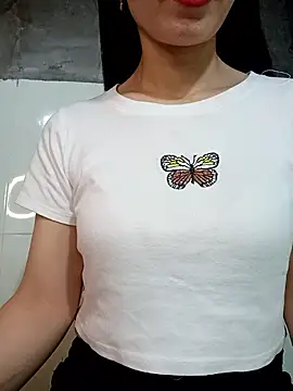 vyvvyy69 - Vyvvyy69's free webcam - UK Sex Cams