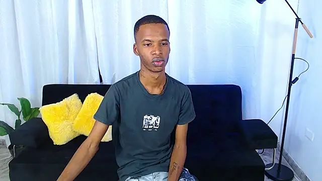 gusy_18 (M young) - Cumshow Public or pvt  299