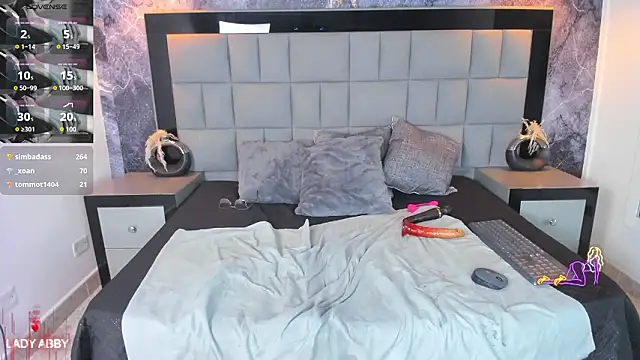 Your_Lady_Milf webcam