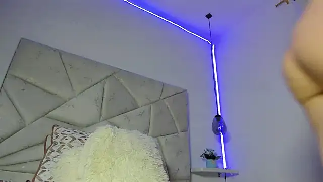 Alejandraa_Ruiz10 webcam