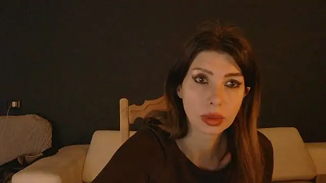 WhiteQueen888 webcam