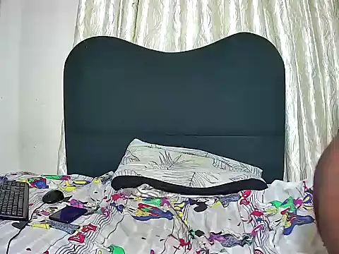 Exotic_FreakyQueen webcam