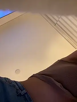 oh_nina from StripChat is Freechat