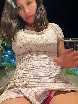 sexi_noemi from StripChat is Freechat