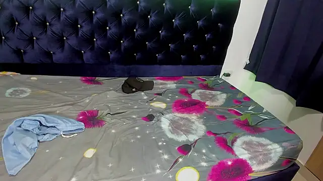 isaac_master77 webcam