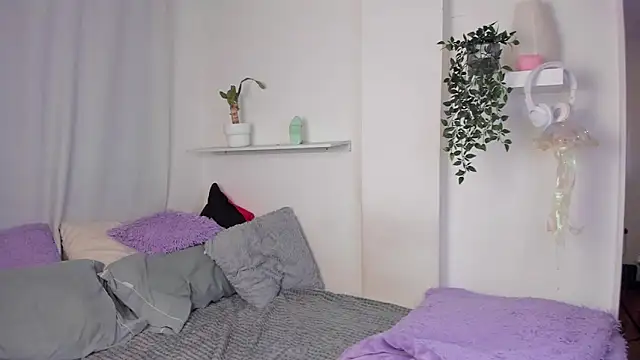 santy-kitty - Santy-kitty's free webcam - UK Sex Cams