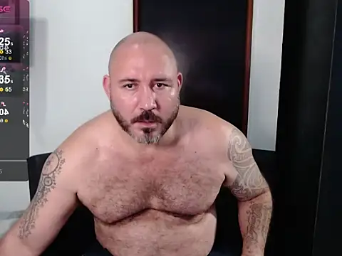 Live sex cam of Osobrandon567