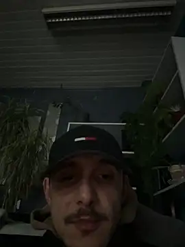 groschibre40100 - Groschibre40100's free webcam