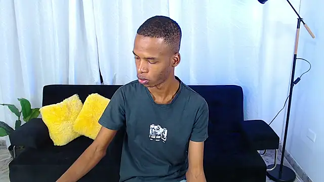 gusy_18 - Gusy_18's free webcam - UK Sex Cams