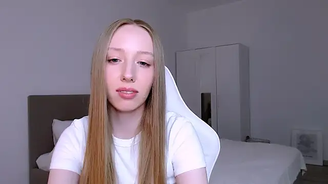 Luna_insniity webcam