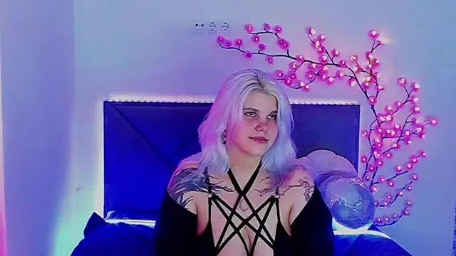 joannlowe - JoannLowe's free webcam