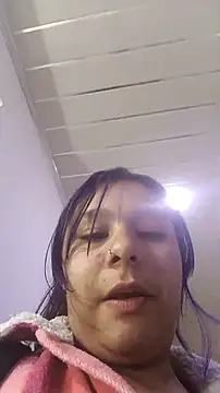 charis_21 (F young) - show tits