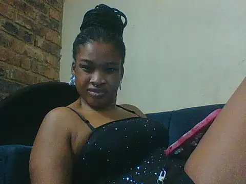 Juicylipss88 webcam
