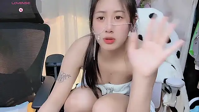 yvonne-07 - Yvonne-07's free webcam