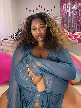 BigFineSelena webcam