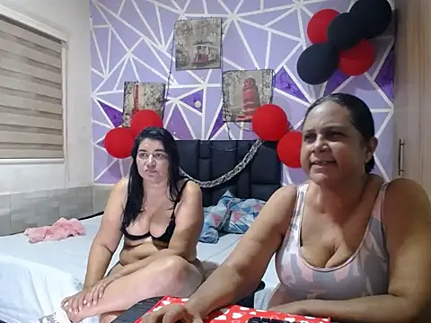 Danna_and_sharon webcam