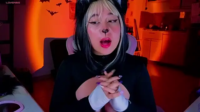 Celeste_Bauman webcam