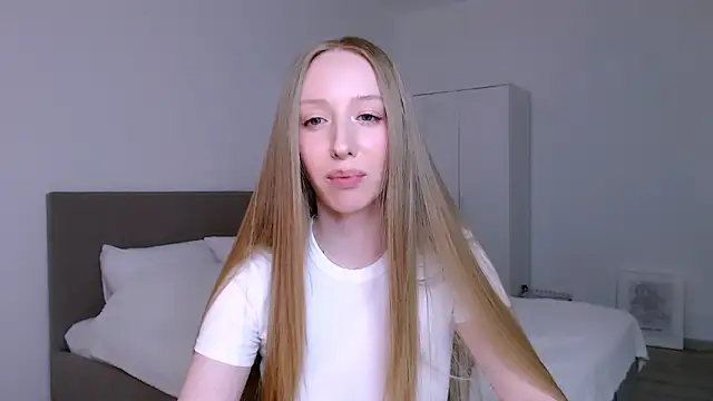 Luna_insniity webcam