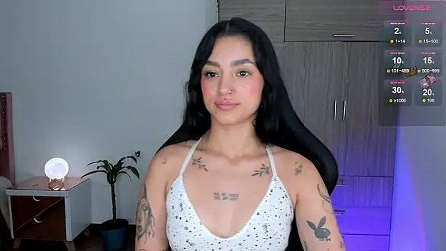 lizzie_corner_v - Lizzie_corner_v's free webcam