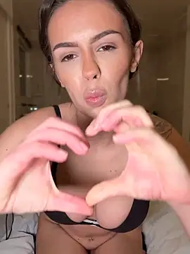 HotBella-'s Stripchat show and profile