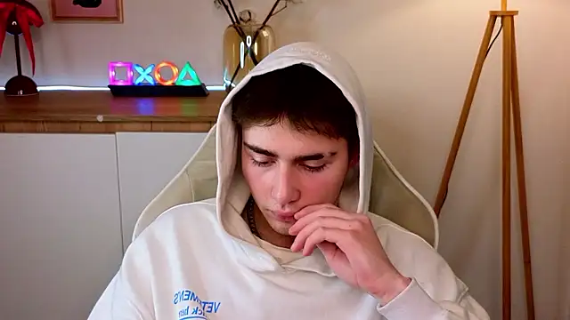 d3s_dn - D3s_dn's free webcam - UK Sex Cams