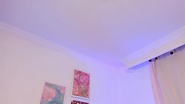 canelleGarces webcam