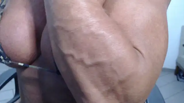 stronggsexy - Stronggsexy's free webcam