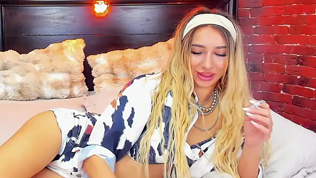 ChristynaRoss webcam