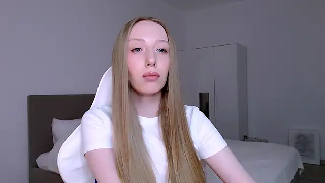 Luna_insniity webcam