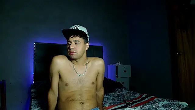 MAXIMILAINO-XXX webcam
