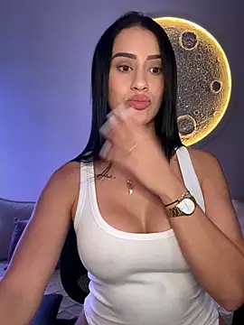 Webcam Model (SarahhSmitth1)  is live.Free join now!