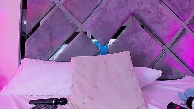 luciagray1 - Luciagray1's free webcam