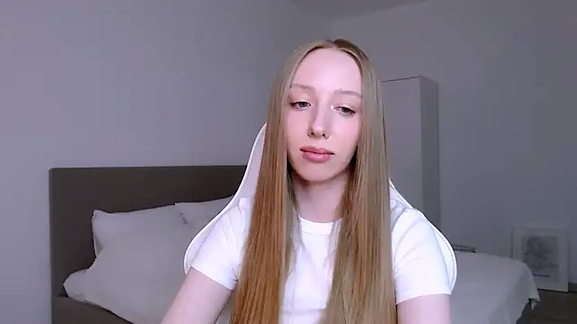 Luna_insniity webcam